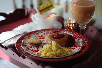 bfast in bed opt Fun Fathers Day Food Ideas