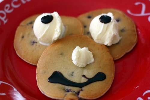 smiley face pancakes One Minute Smiley Face Pancakes