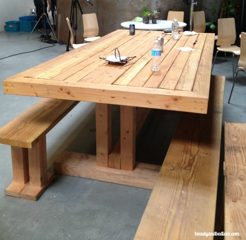 DIY Wood Pallet Table