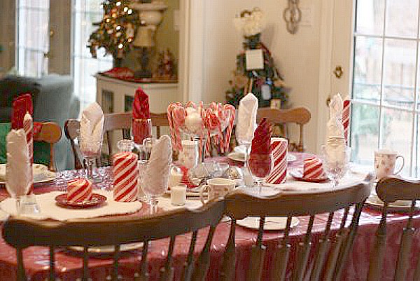 $5 Candy Cane Tablescape for the Kids