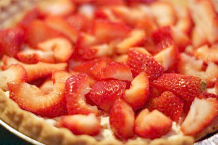Easy Strawberry Pie from Scratch