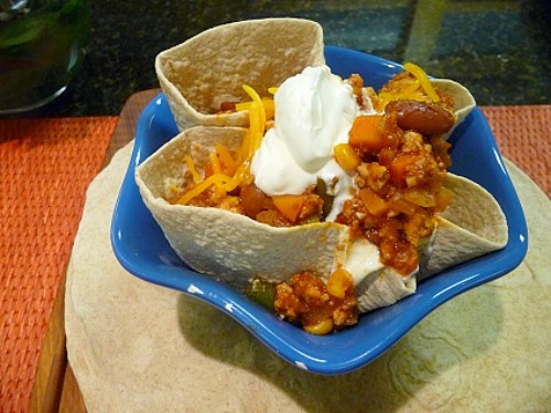 chili in tortilla bowl Kitchen Tip: How to Make a Tortilla Bowl 