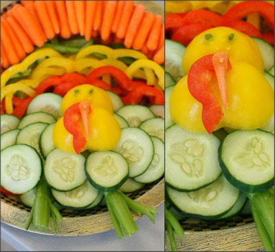This is such a fun Vegetable Tray in the shape of a Turkey  - so easy!