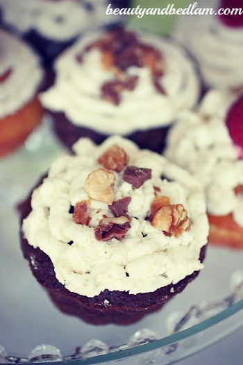 Doctored Up Snickers Cupcakes (with cake mix)