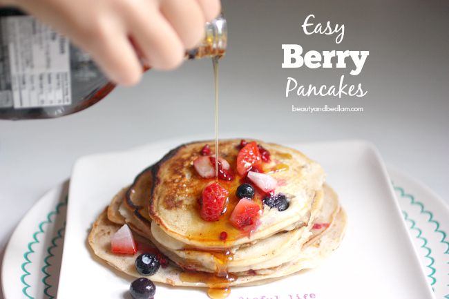 Easy Berry Pancakes